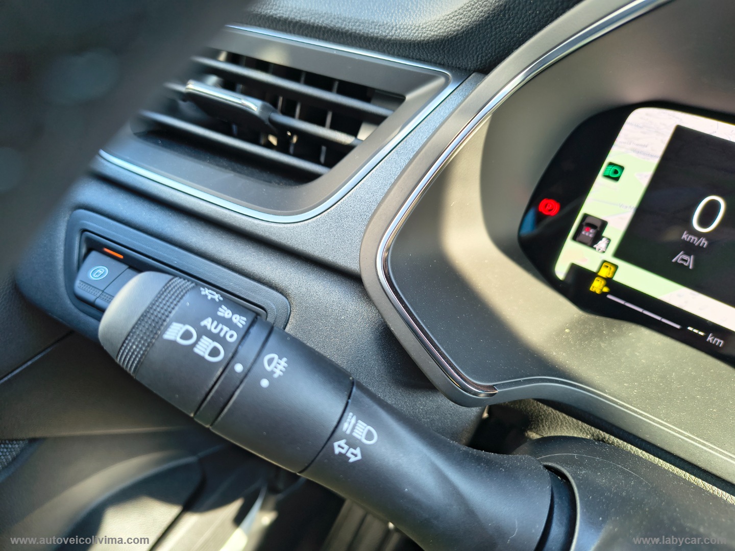 Captur Eco-G 120 CV Techno KM 0 ITALIA - immagine 18