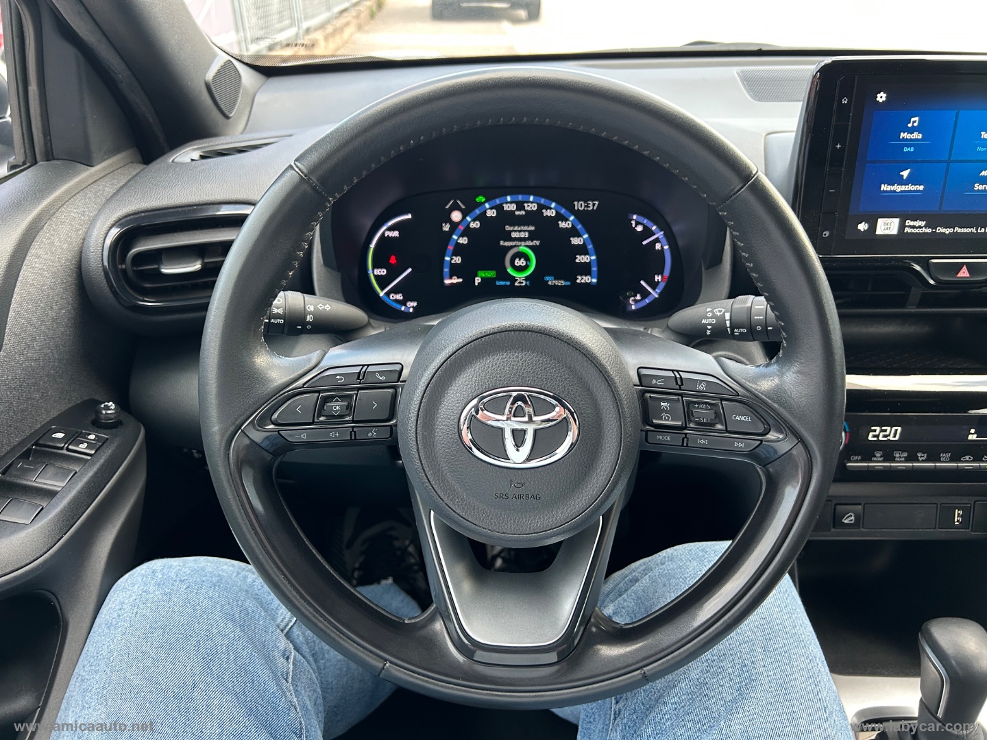 Yaris Cross 1.5 Hyb. 5p. E-CVT AWD Trend - immagine 18