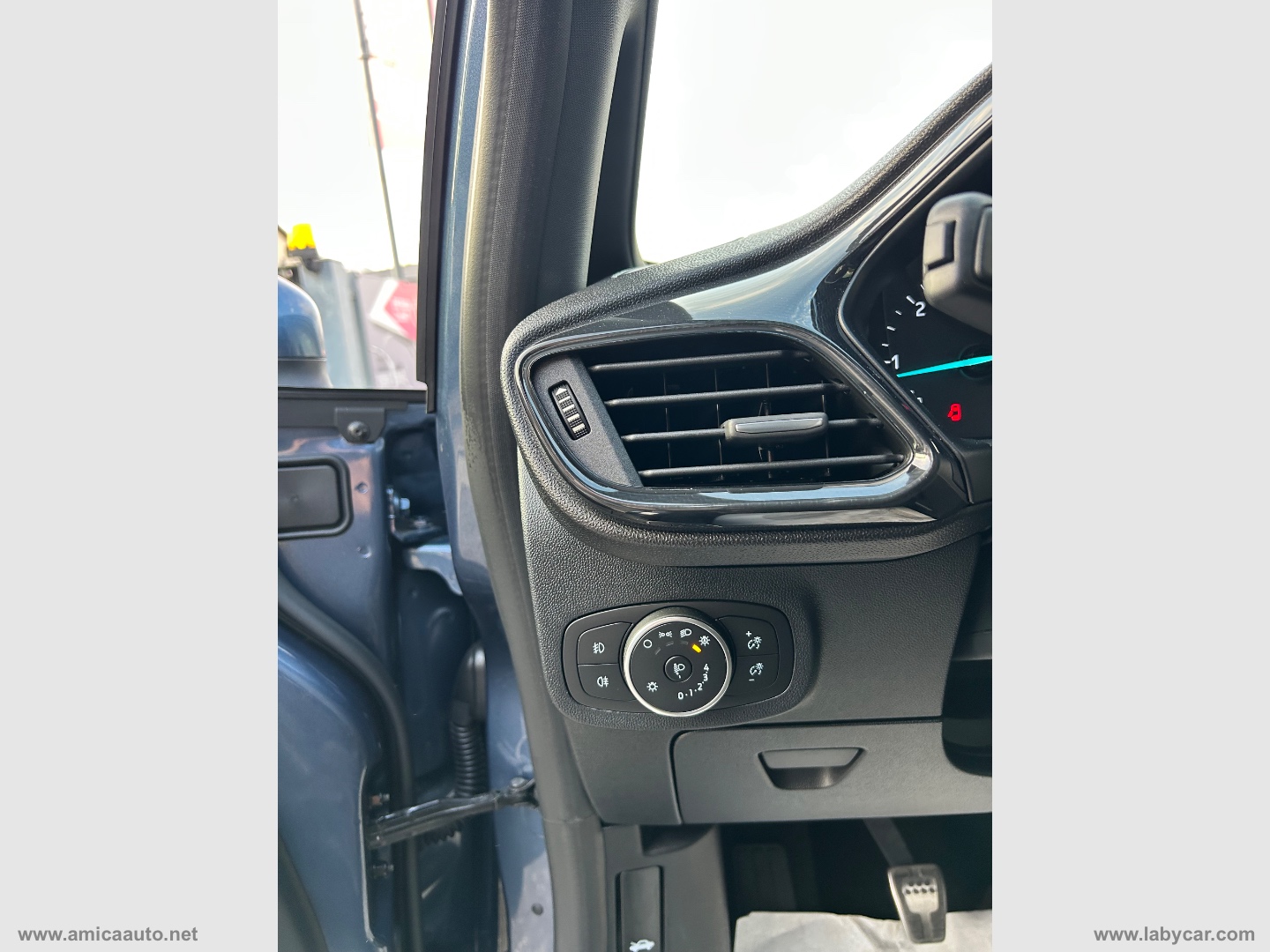 Fiesta 1.5 EcoBlue 5p. ST-Line - immagine 18