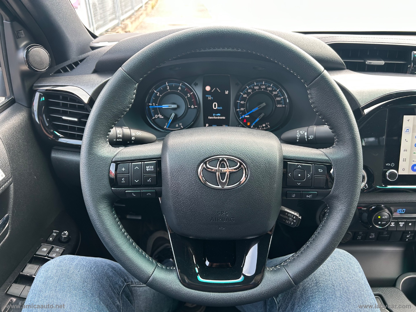 Hilux 2.8 D-4D 48V A/T 4WD DC Invincible - immagine 18
