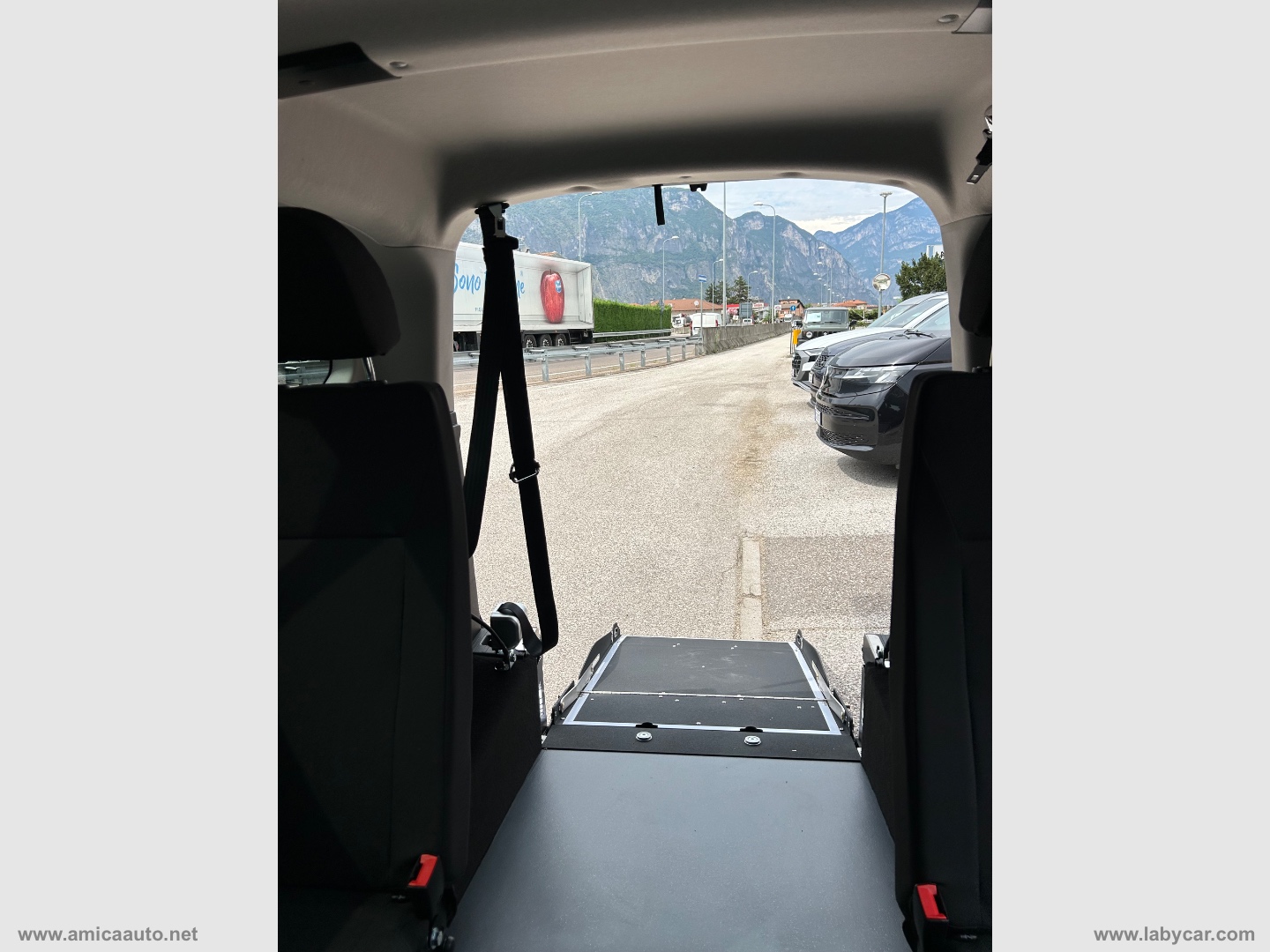 Doblò 1.5 BlueHdi 100CV Combi - All. Olmedo PIANALE RIBASSATO CON RAMPA ACCESSO CARROZZINA - immagine 18