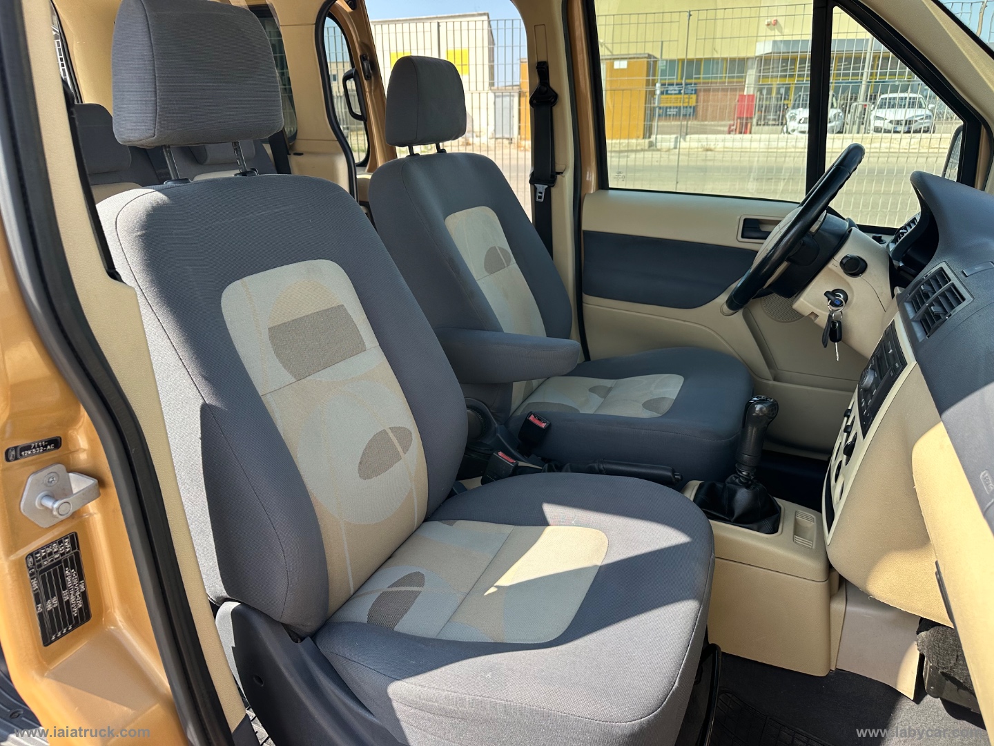 Tourneo CONNECT 200S 1.8 TDCi/110CV 5 POSTI - immagine 18