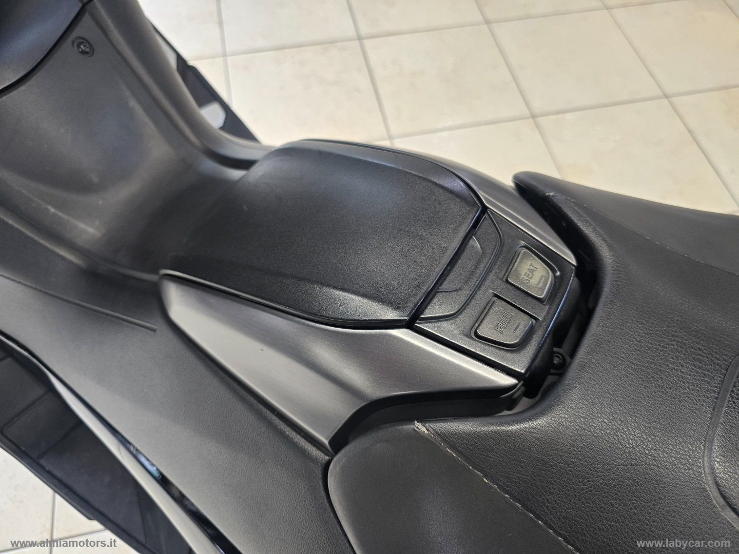 T Max 560 - immagine 18