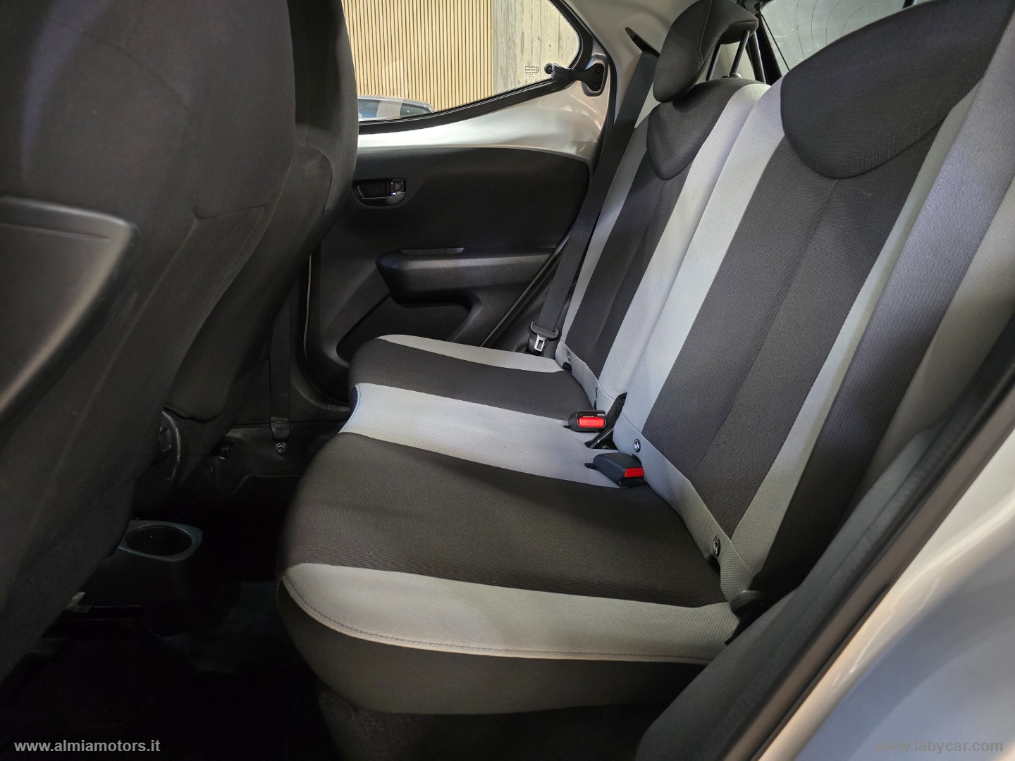 Aygo 1.0 VVT-i 69 CV 5p. x-play TSS - immagine 18