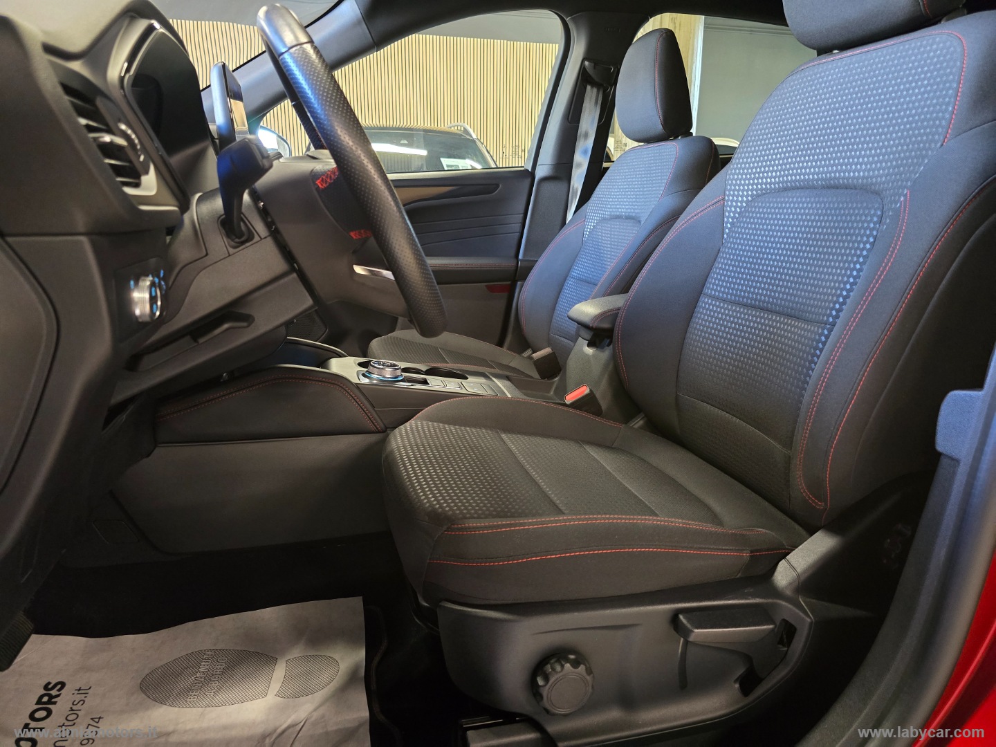 Kuga 2.5 Full Hybrid 190 CVT 2WD ST-Line - immagine 18