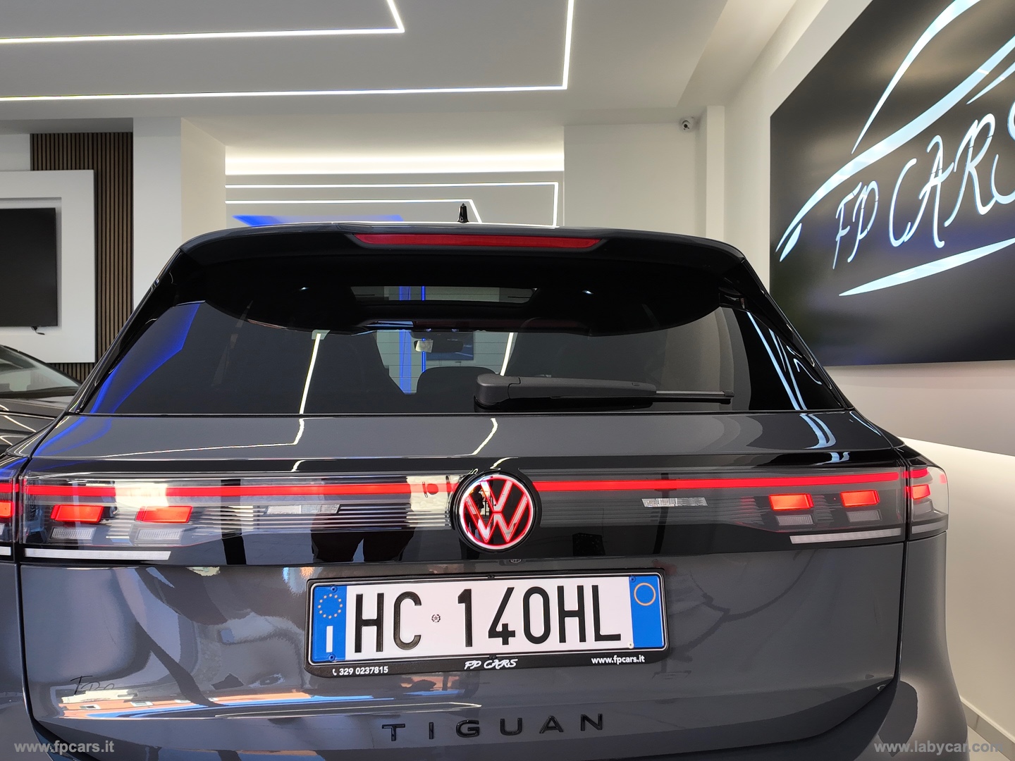Tiguan 2.0 TDI 150 CV DSG R-Line Plus TETTO APRI. - immagine 18