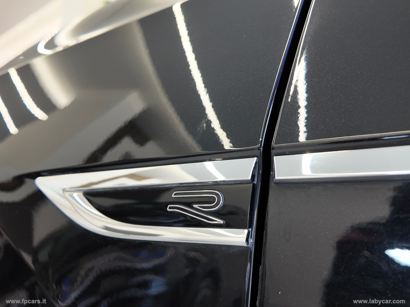 T-Roc 2.0 TDI SCR 150 CV DSG R-Line Plus - immagine 18