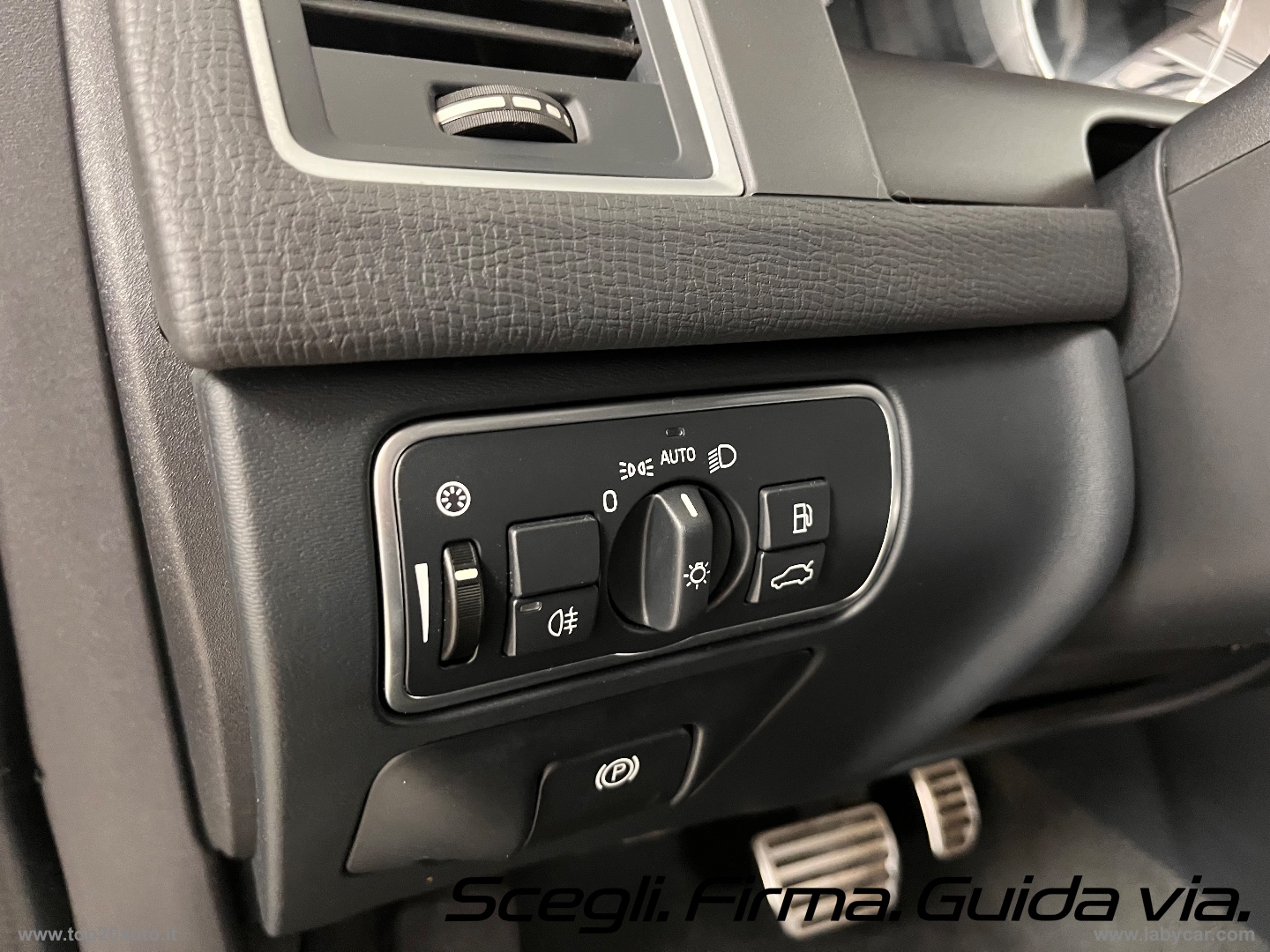 XC60 2.4 D4 4X4 AUTOMATICA R-DESIGN - immagine 18