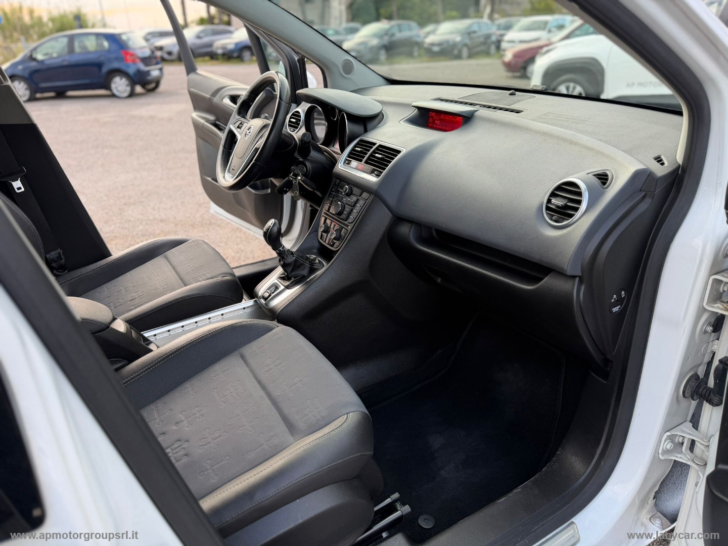 Meriva 1.4 T 120 CV Cosmo - immagine 18