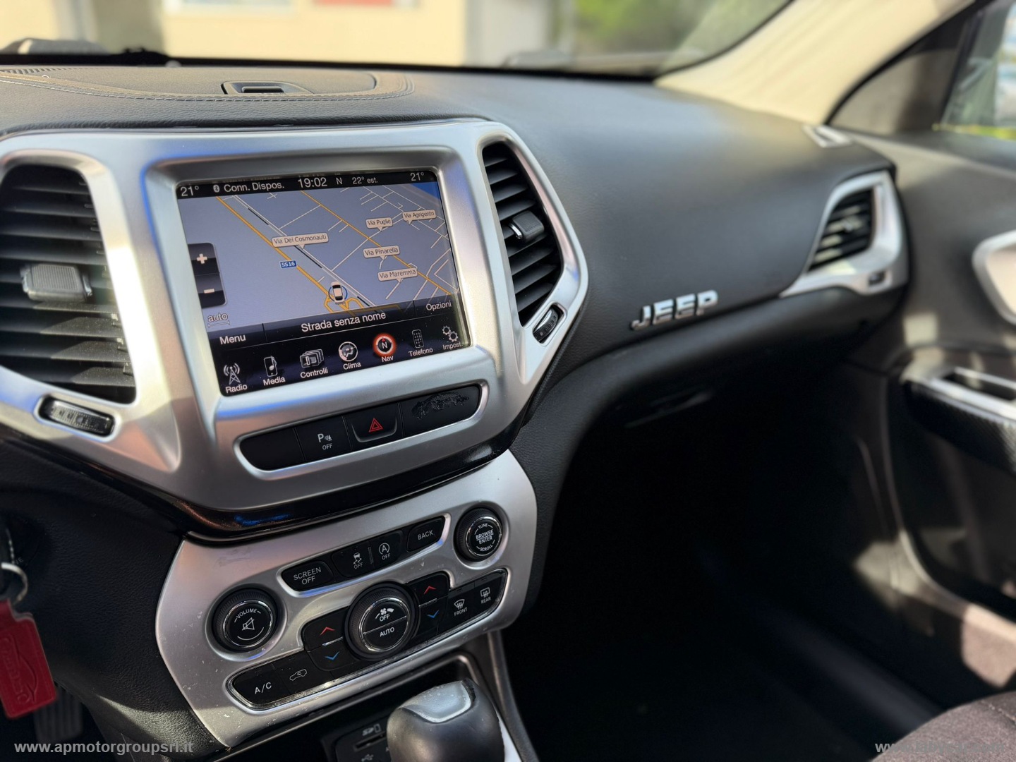 Cherokee 2.2 Mjt II 185CV 4WD AD.I Long. - immagine 18