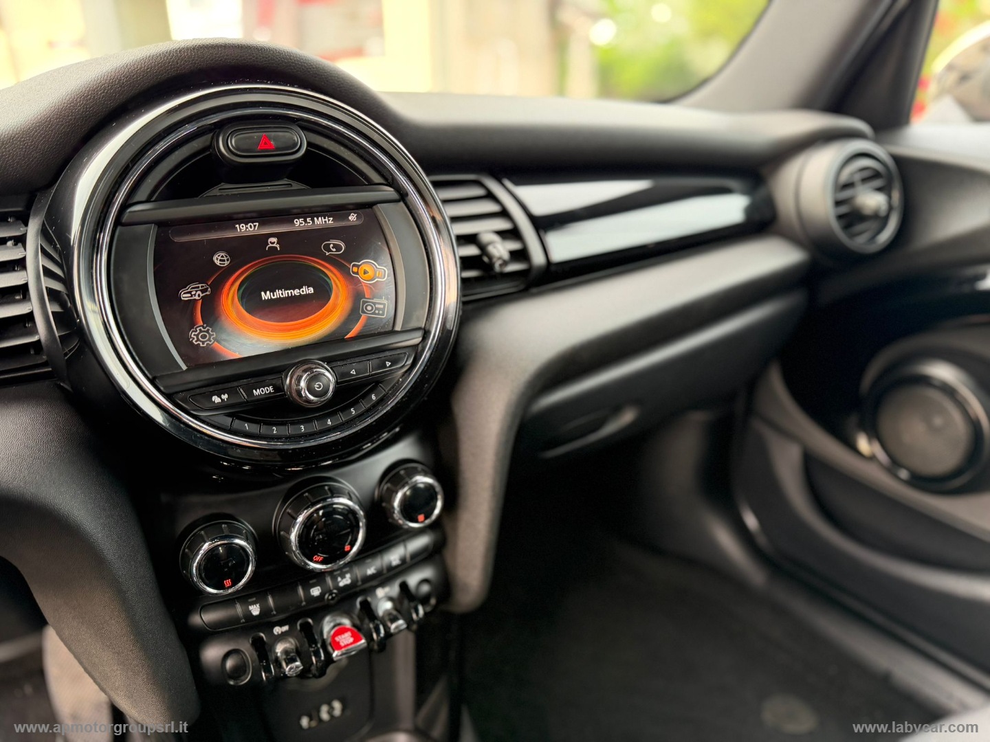 Mini Cooper D Business XL - immagine 18
