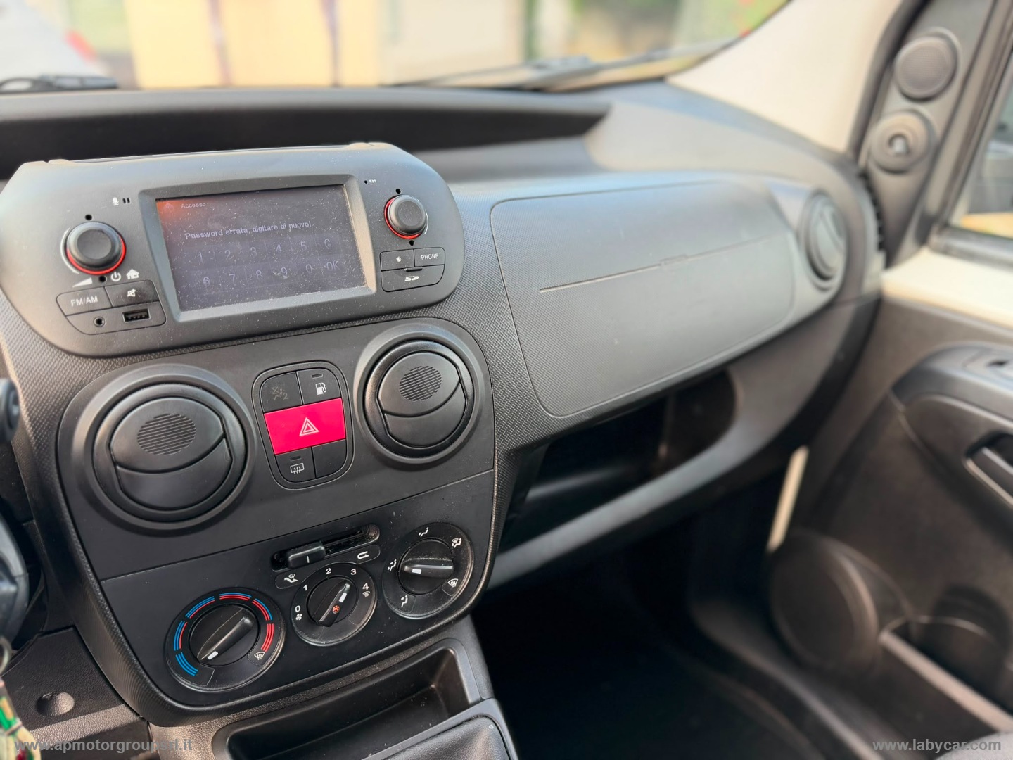 QUBO 1.4 8V 77 CV Easy Natural Power - immagine 18
