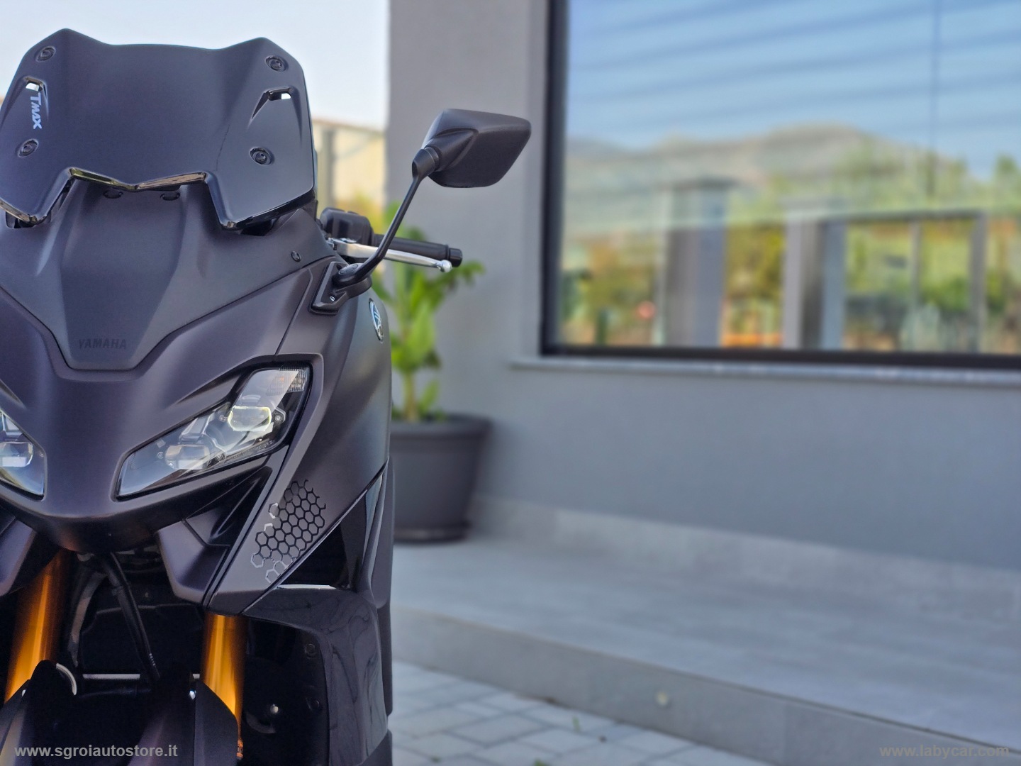 T Max 560 TECH MAX - immagine 18