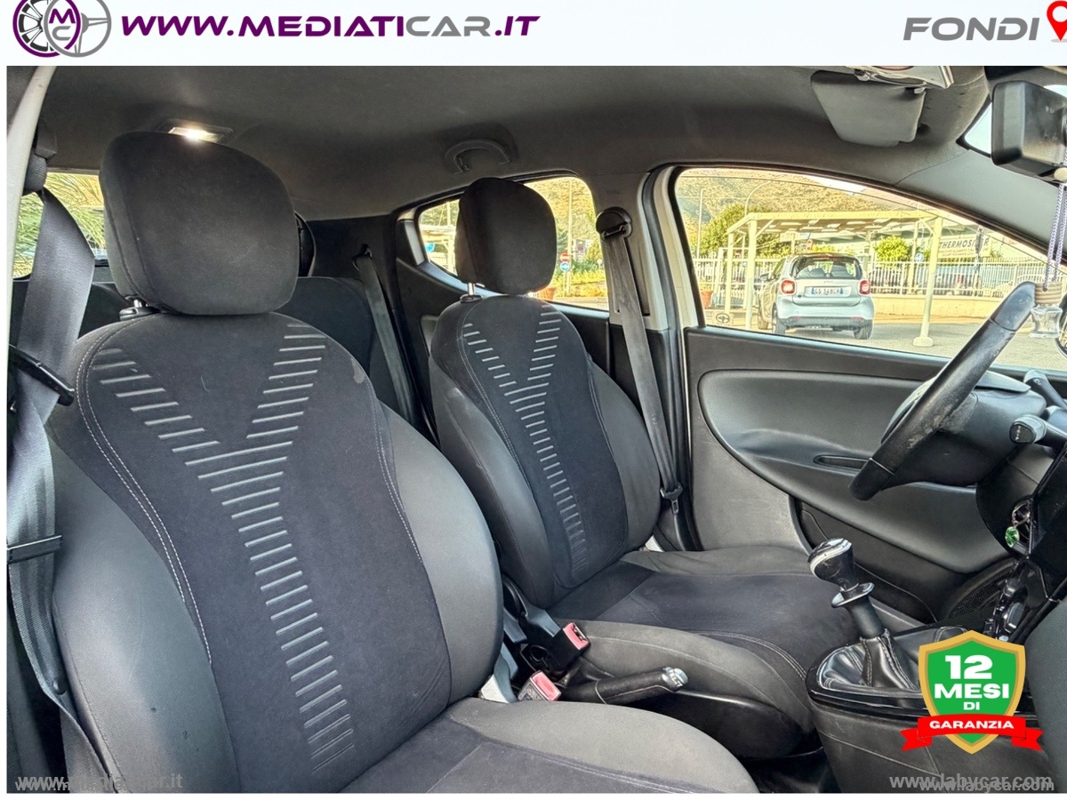 Ypsilon 0.9 T.Air 85 CV 5p. S&S Silver - immagine 18