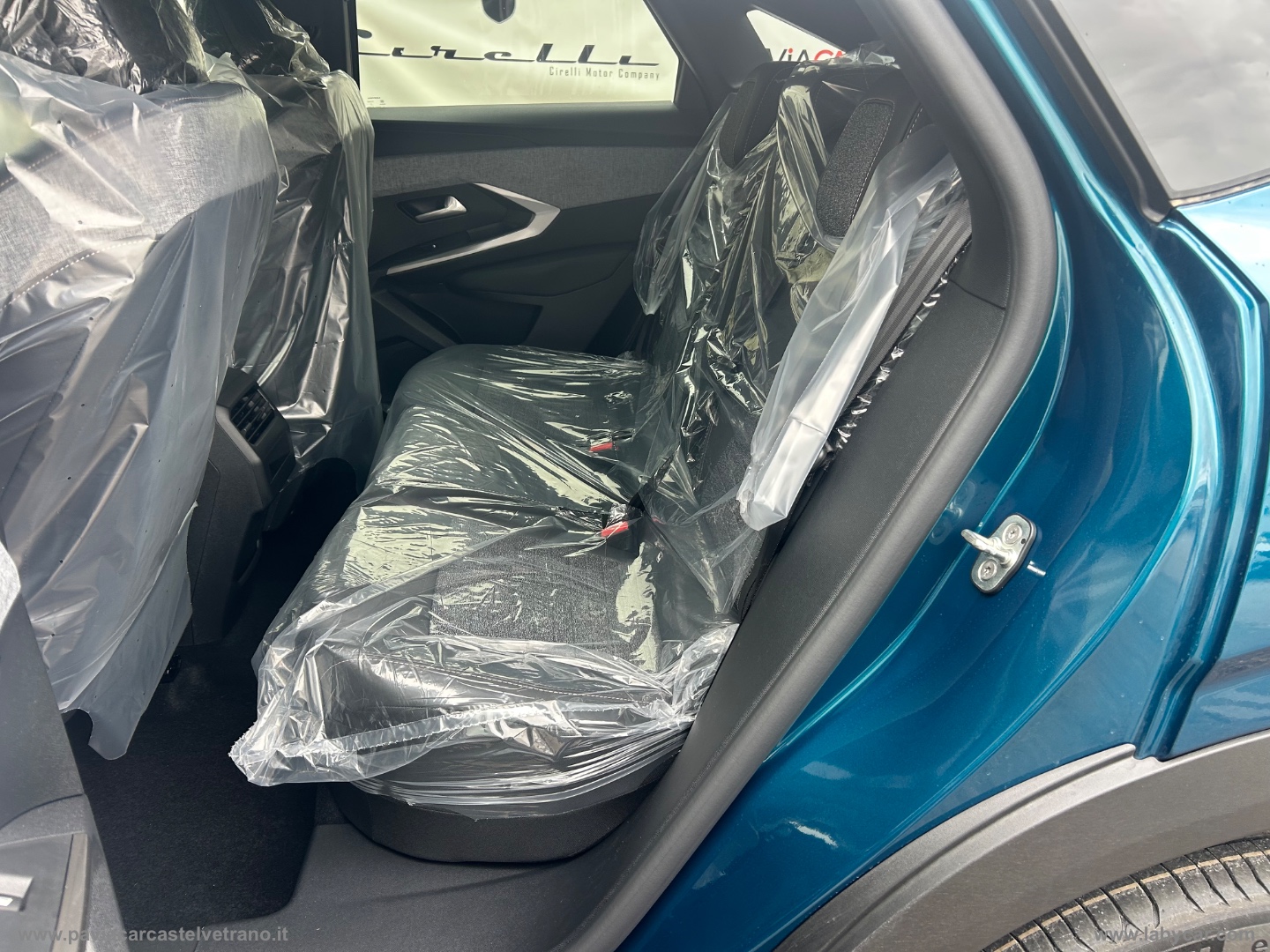 3008 Hybrid 145 e-DCS6 Allure KM/0 - immagine 18