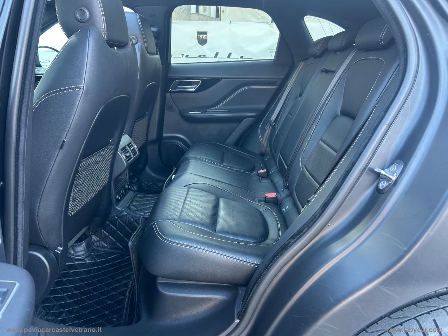 F-Pace 2.0 D 180 CV AWD aut. R-Sport - immagine 18