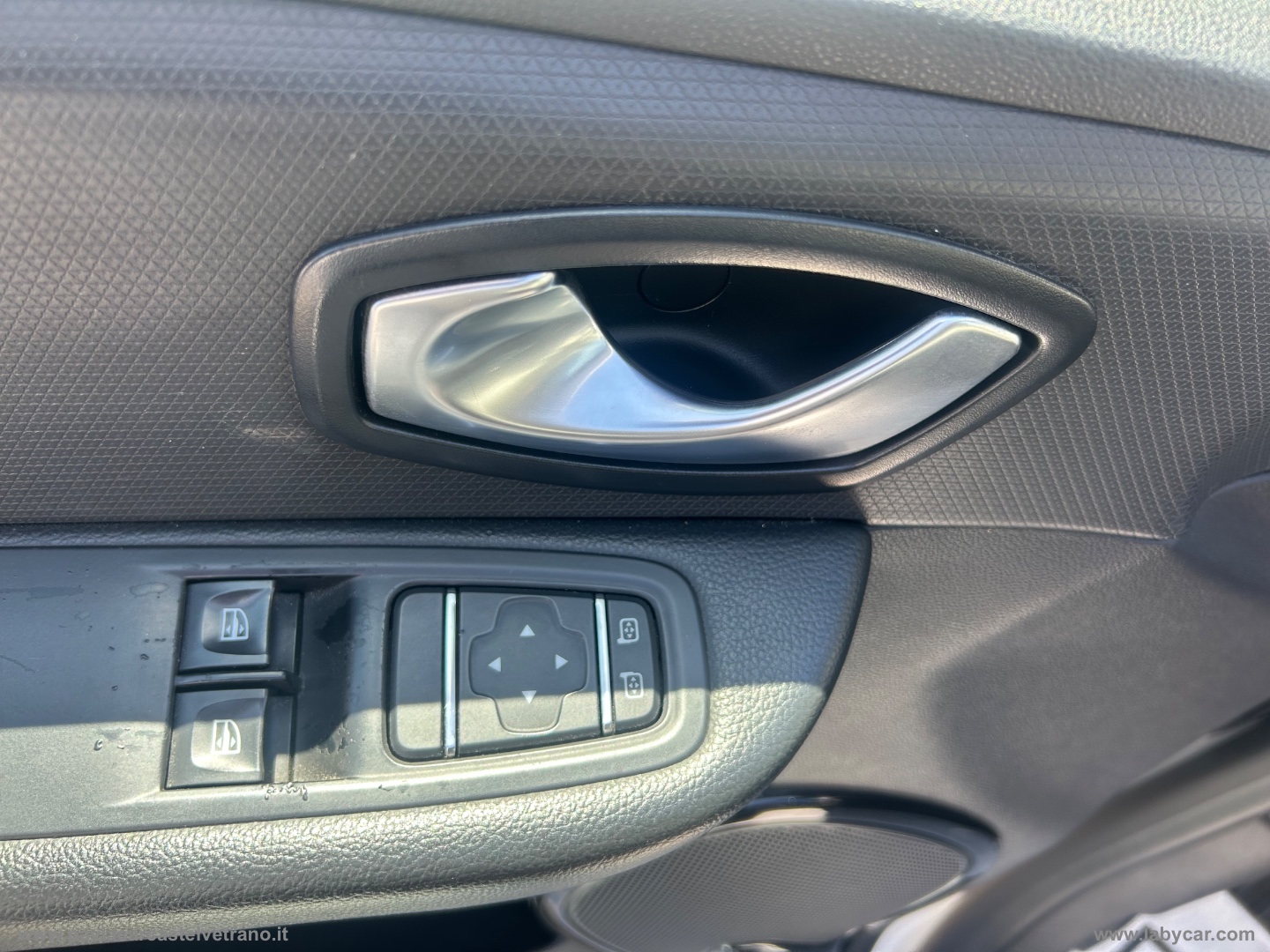 Clio dCi 8V 75 CV S&S 5p. Energy Duel - immagine 18