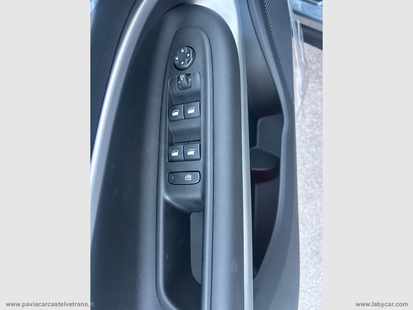 Avenger 1.2 Turbo 110CV e-Hybr. Summit KM/0 - immagine 18