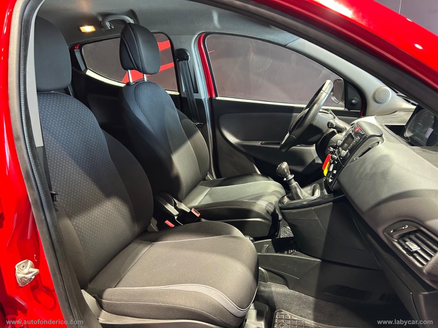Ypsilon 1.2 69 CV 5p. GPL Ecochic Gold - immagine 18