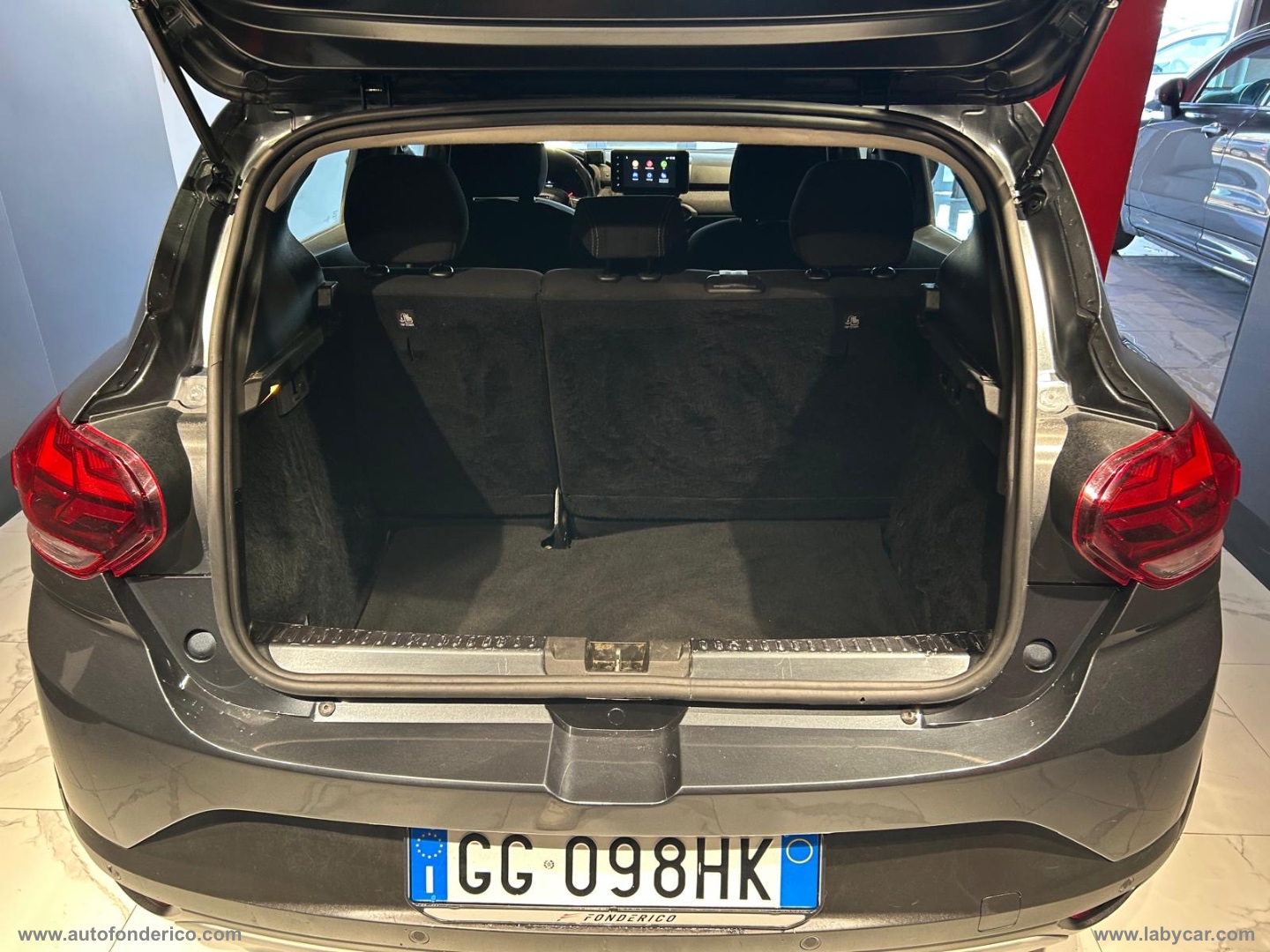 Sandero Stepway 1.0 TCe 90 CV Comfort - immagine 18