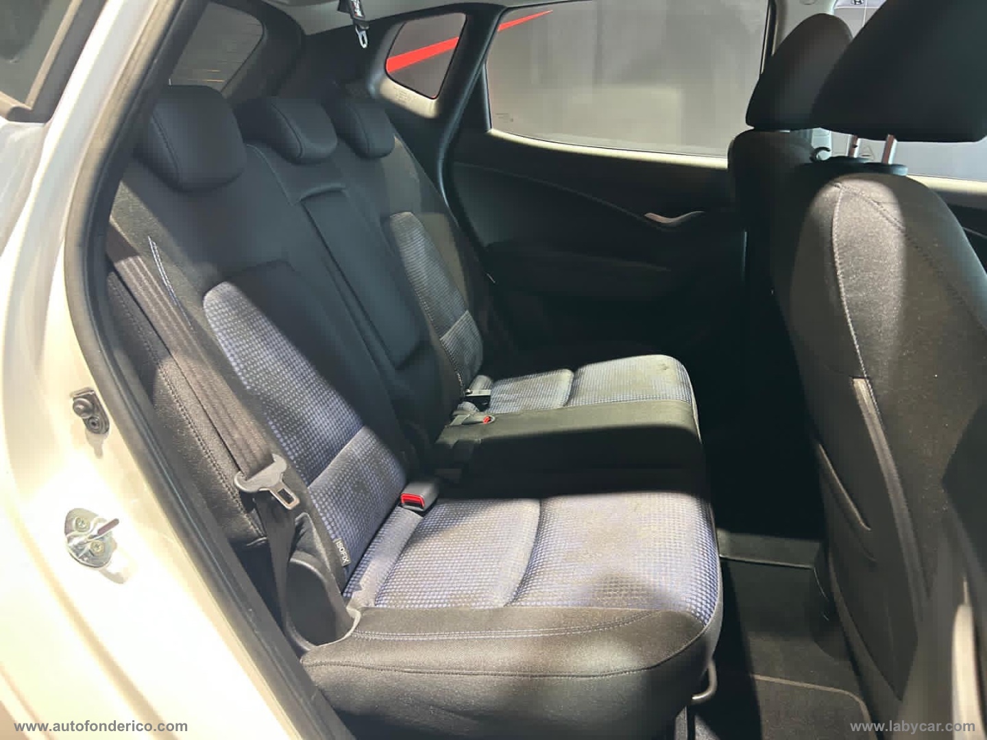 ix20 1.4 CRDI 90 CV Style - immagine 18