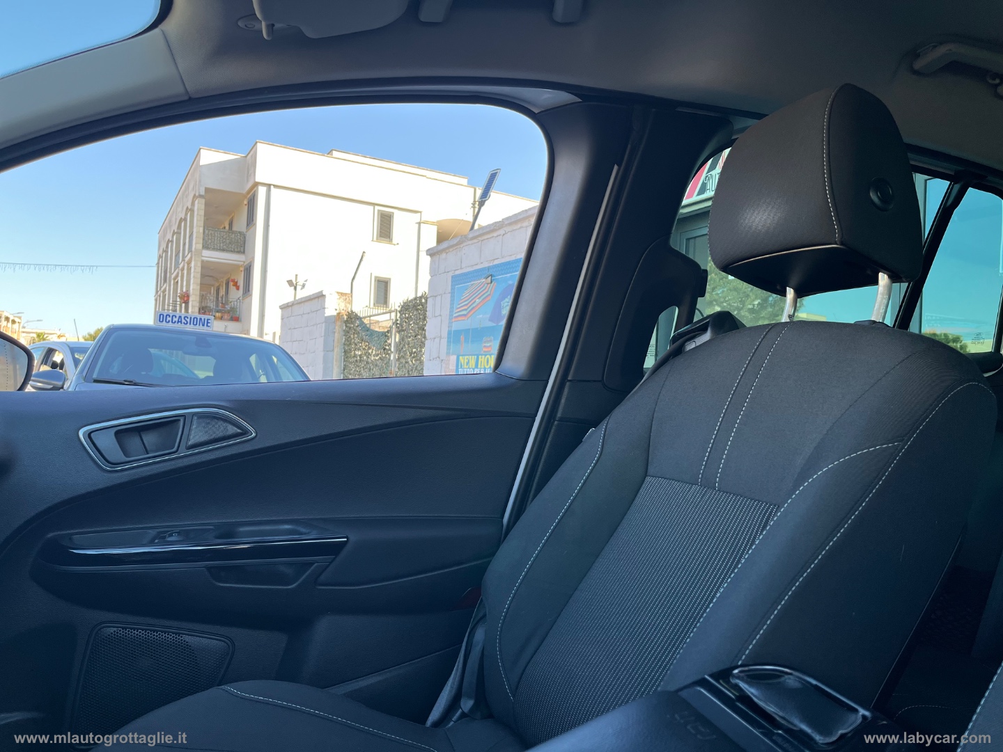 B-Max 1.5 TDCi 75 CV Titanium X - immagine 18