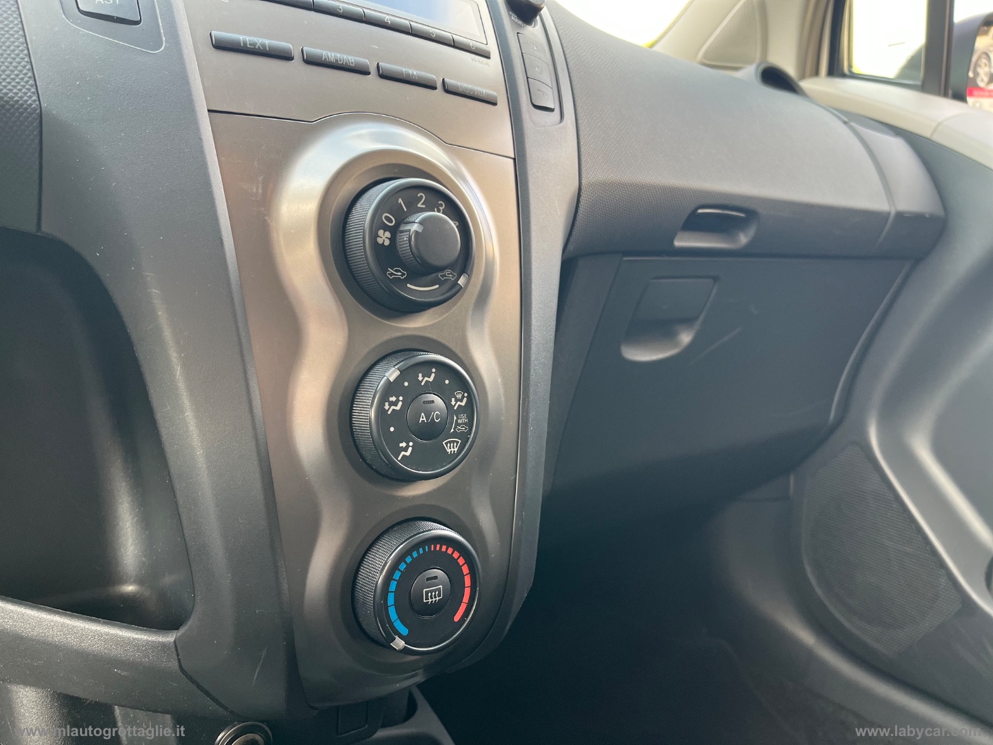 Yaris 1.4 D-4D 5p. Sol - immagine 18