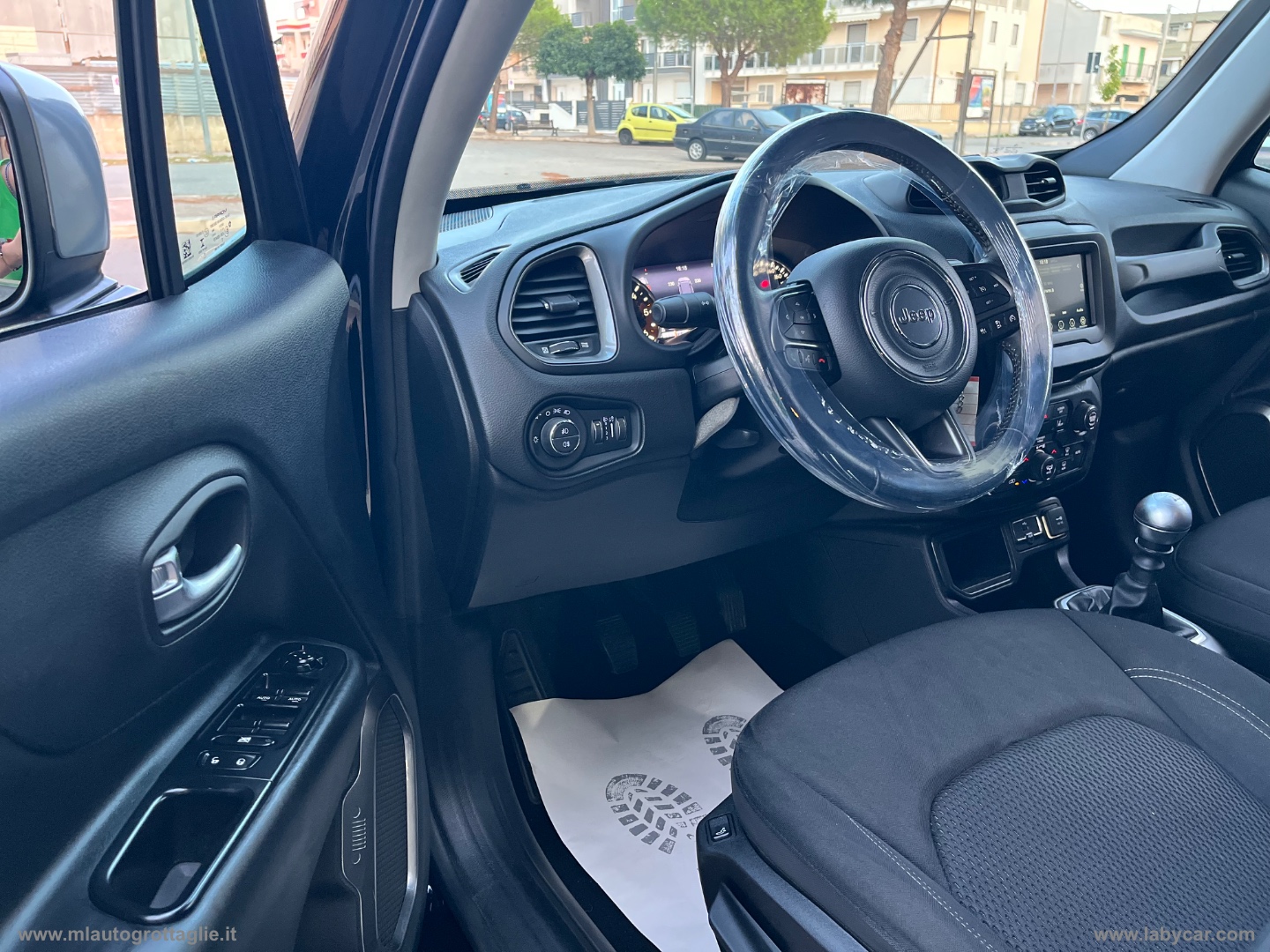 Renegade 1.6 Mjt 120CV Limited - immagine 18