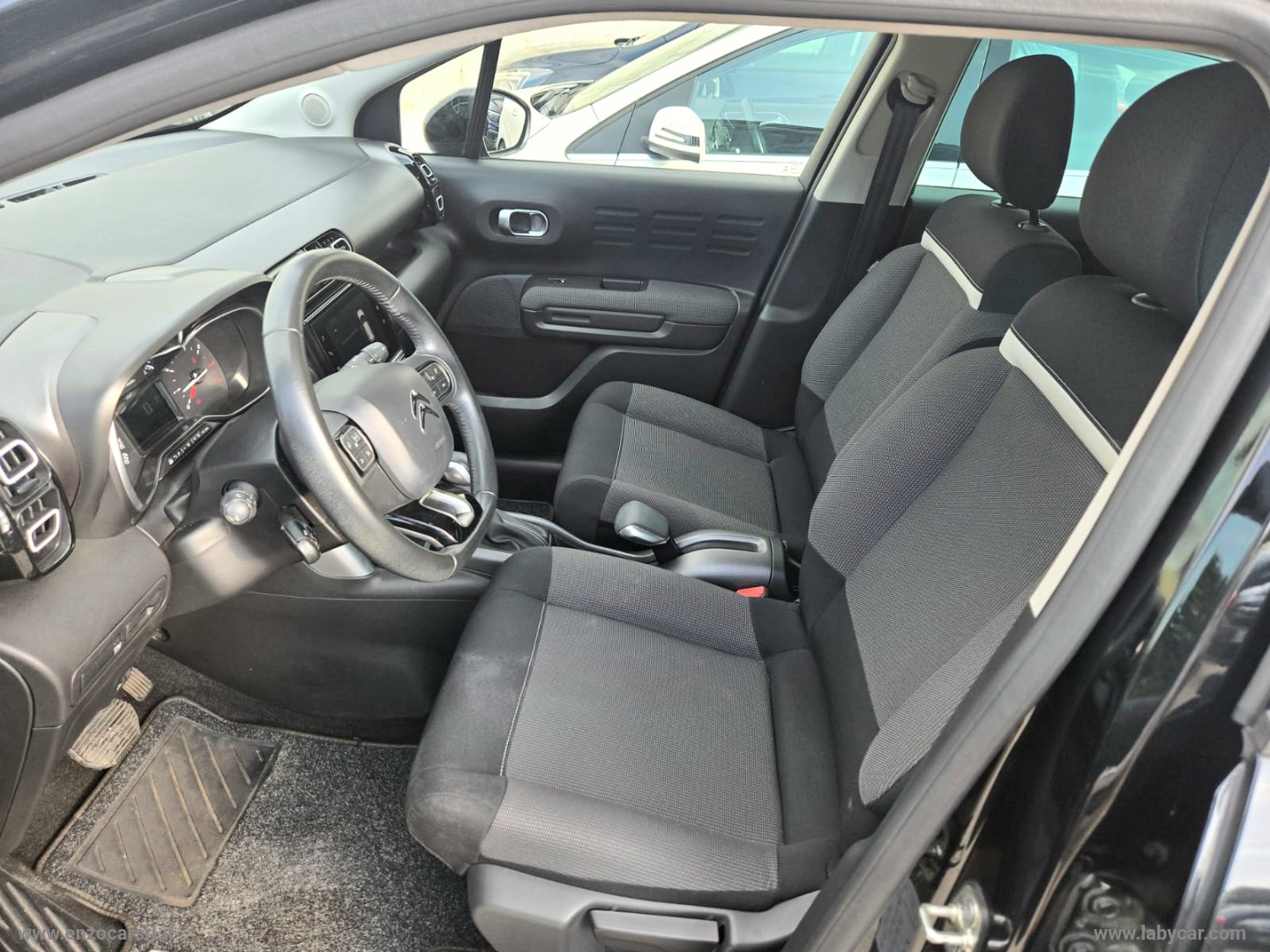 C3 Aircross BlueHDi 120 S&S EAT6 Shine 2020 - immagine 18