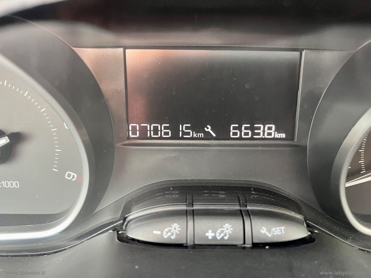 2008 BlueHDi 100 Active - immagine 18