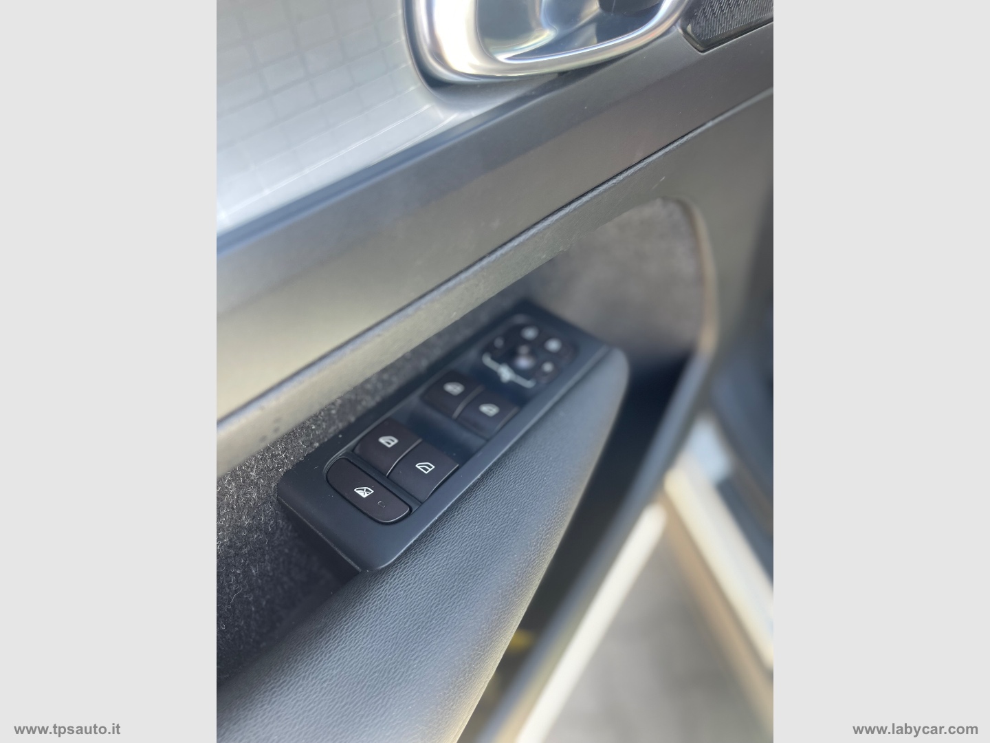 XC40 T3 Momentum - immagine 18
