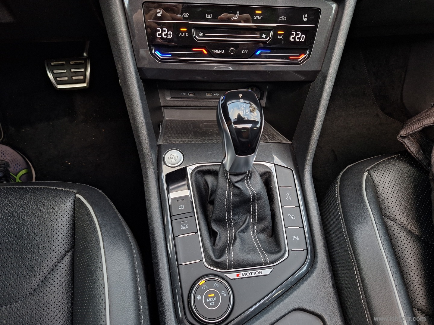 Tiguan Allsp. 4MOTION R-LINE TETTO PELLE - immagine 18