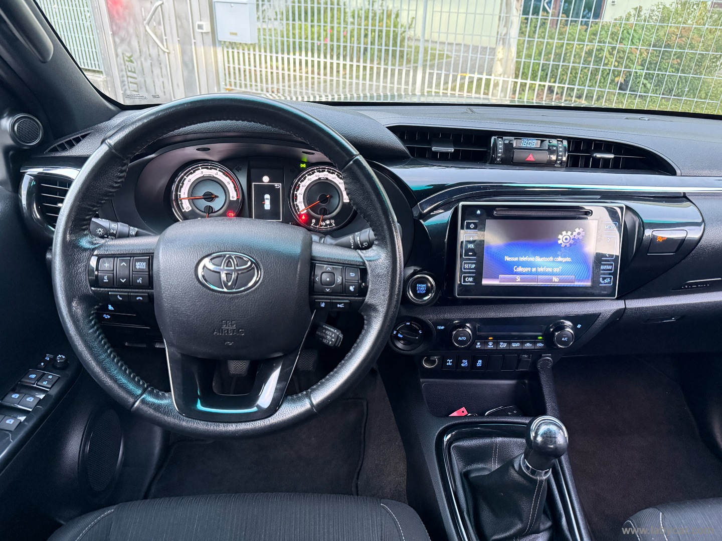 Hilux 2.4 D-4D 4WD 4p. DC Executive GANCIO CC ADATTIVO - immagine 18