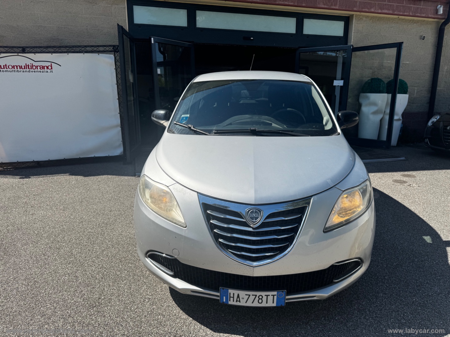 Ypsilon 0.9 T.Air 85 CV 5p. S&S Silver - immagine 18
