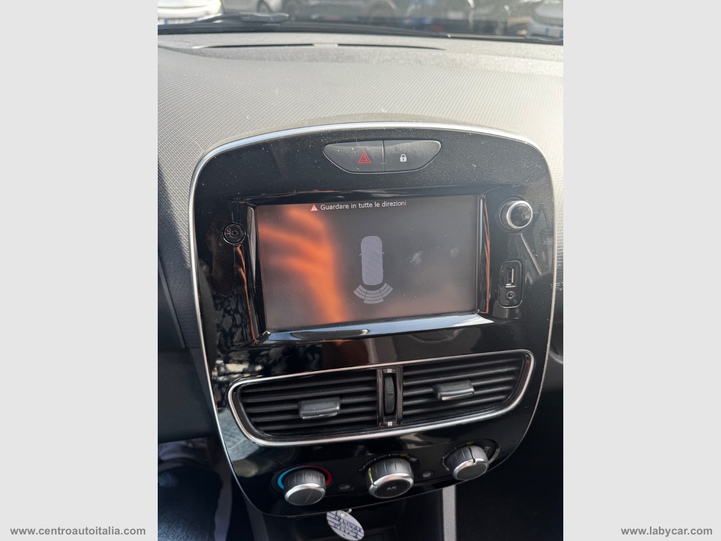 Clio 1.2 75 CV 5p. Duel2 - immagine 18