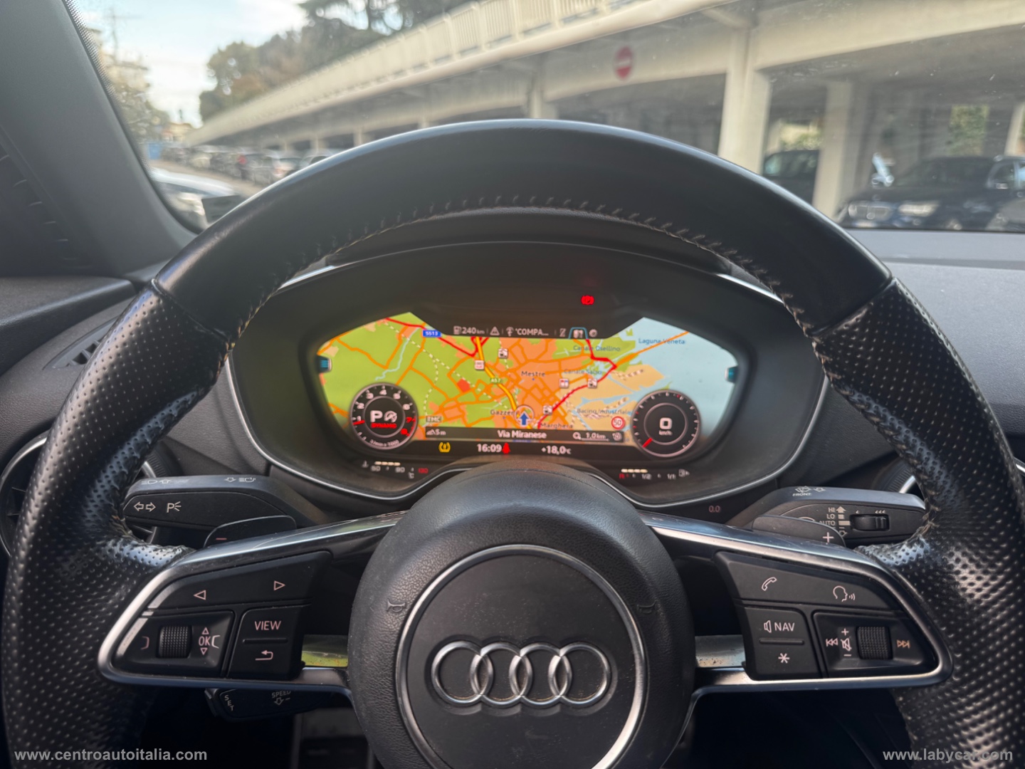 TT Roadster 2.0 TDI quattro S tr. S line - immagine 18