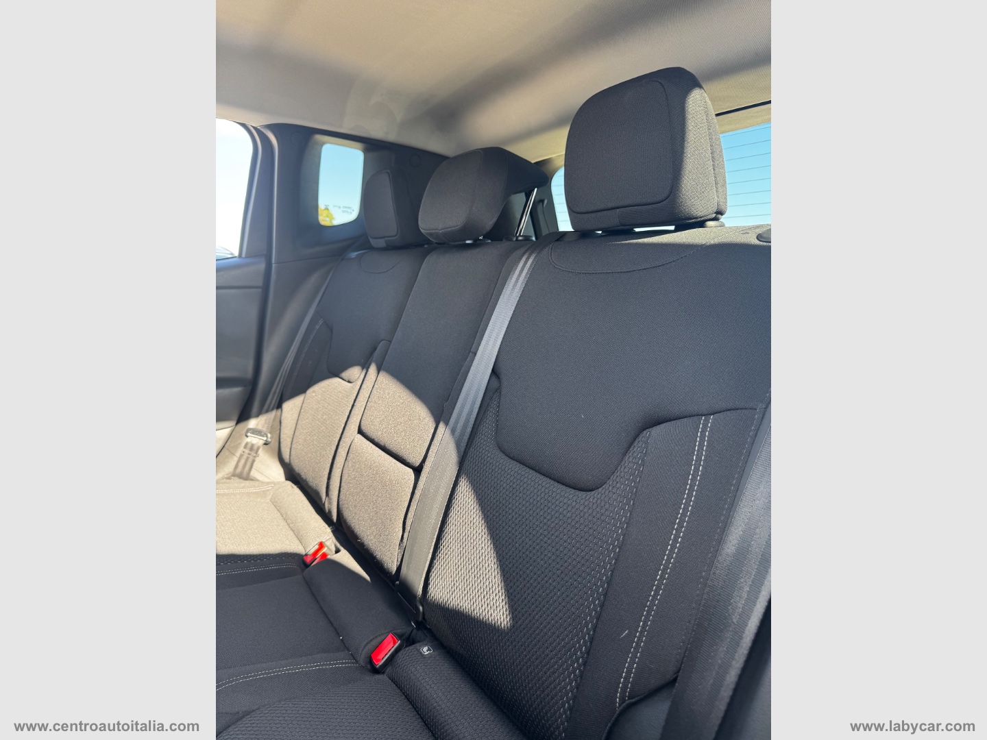 Renegade 1.3 T4 PHEV 4xe S - immagine 18