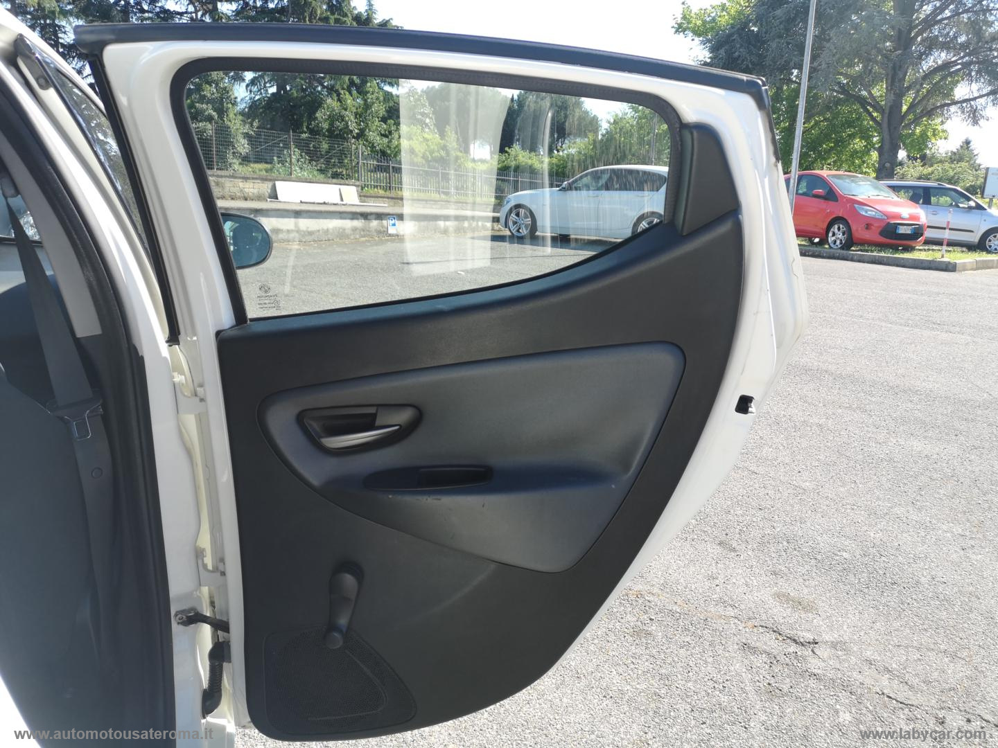 Ypsilon 1.2 69 CV 5p. Elle RATE AUTO MOTO SCOOTER - immagine 18
