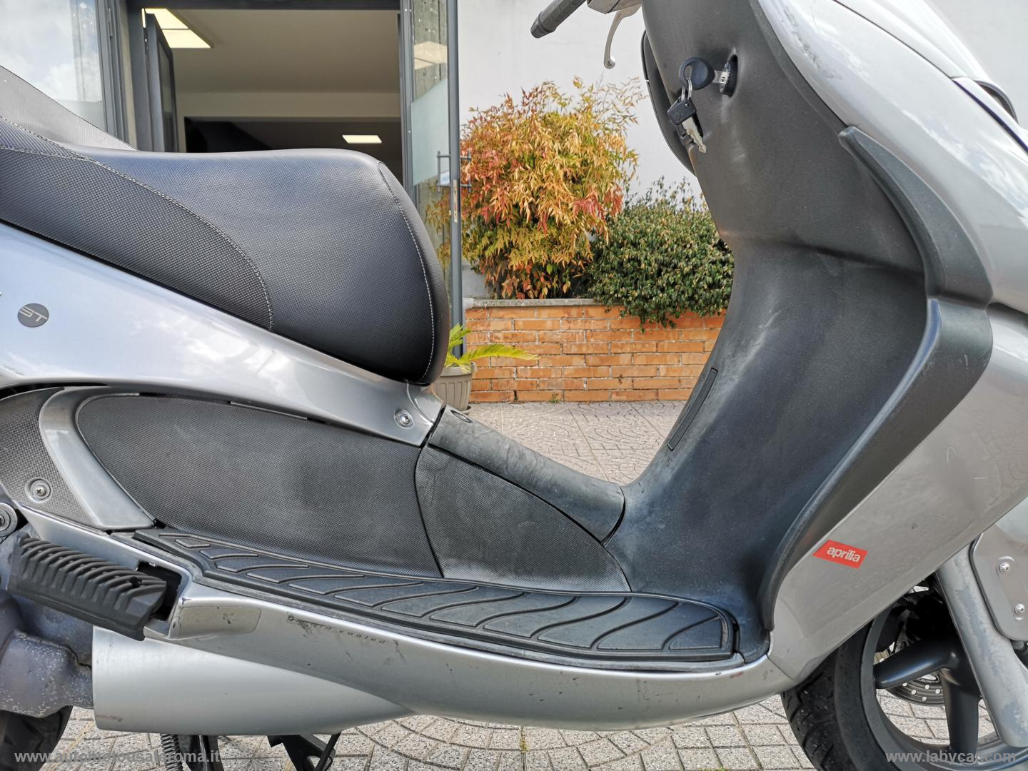 Leonardo 150 ST RATE AUTO MOTO SCOOTER - immagine 18