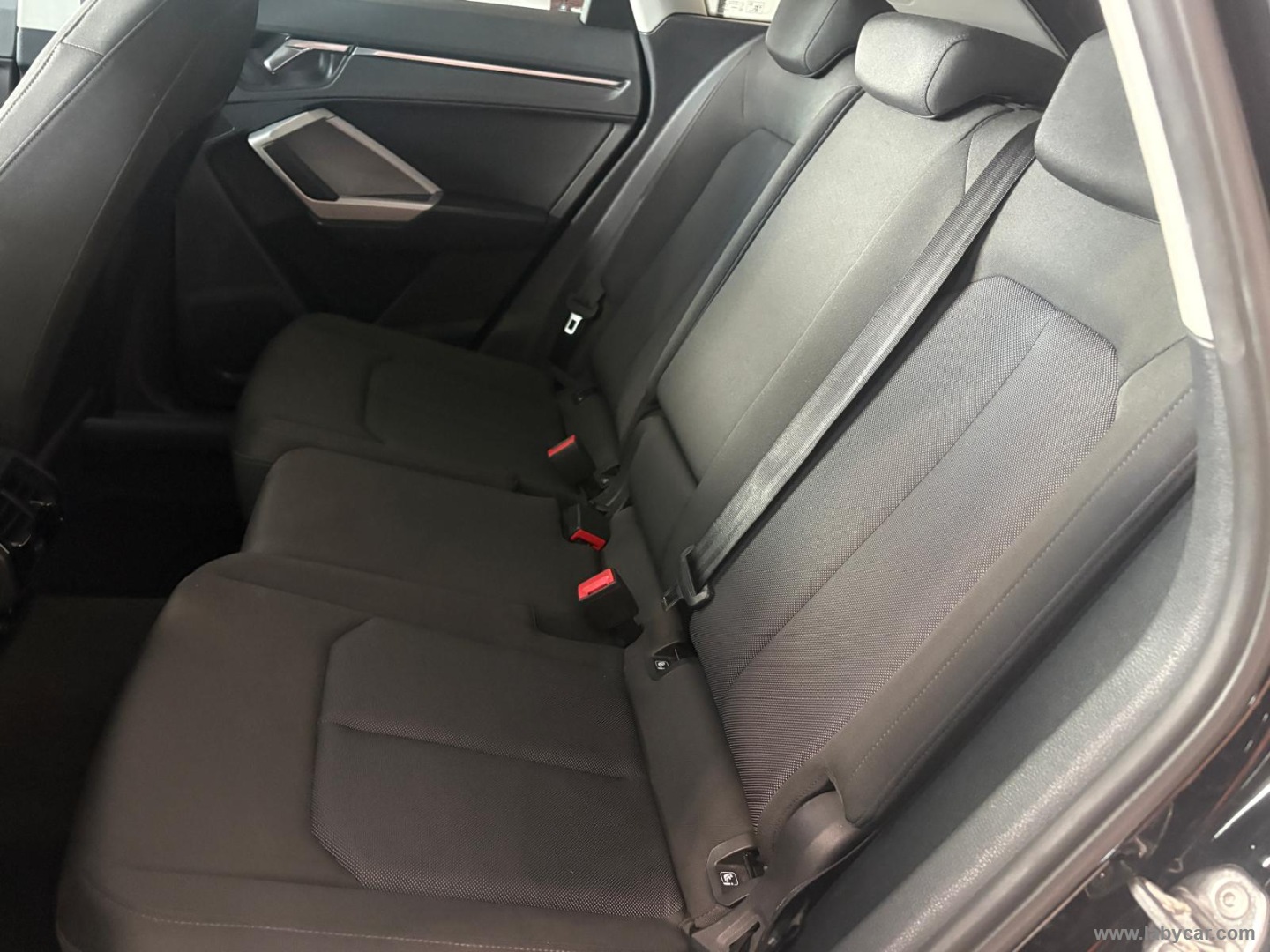 Q3 35 TDI S tronic Business Advanced - immagine 18