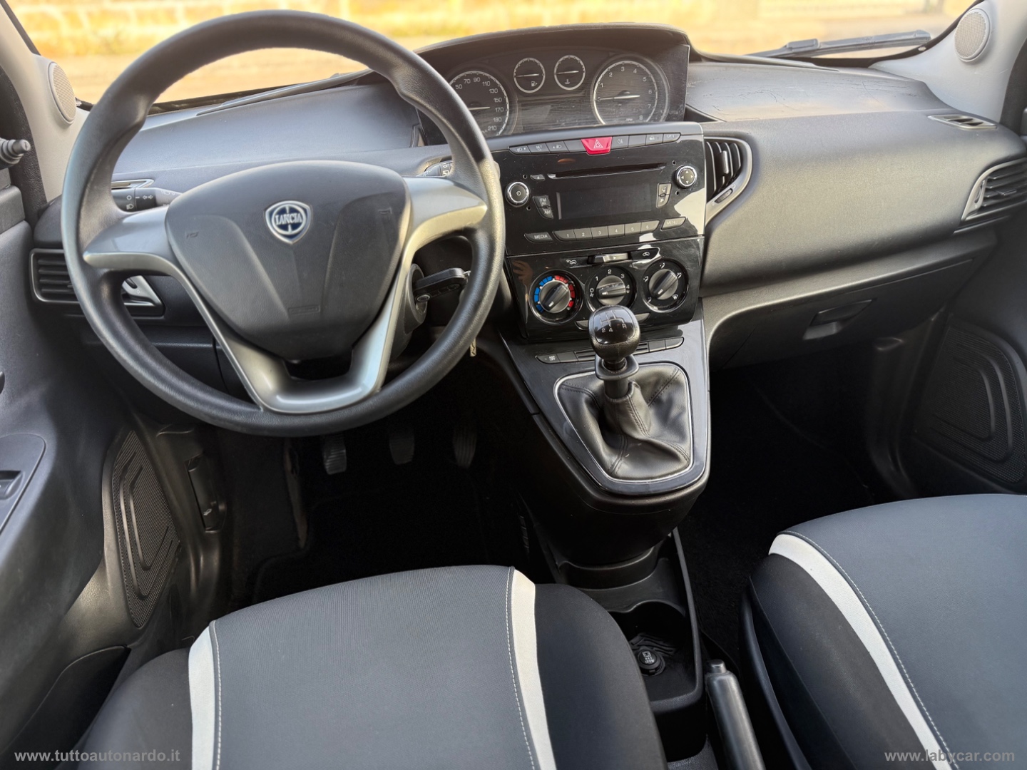Ypsilon 1.2 69 CV 5p. Platinum - immagine 18