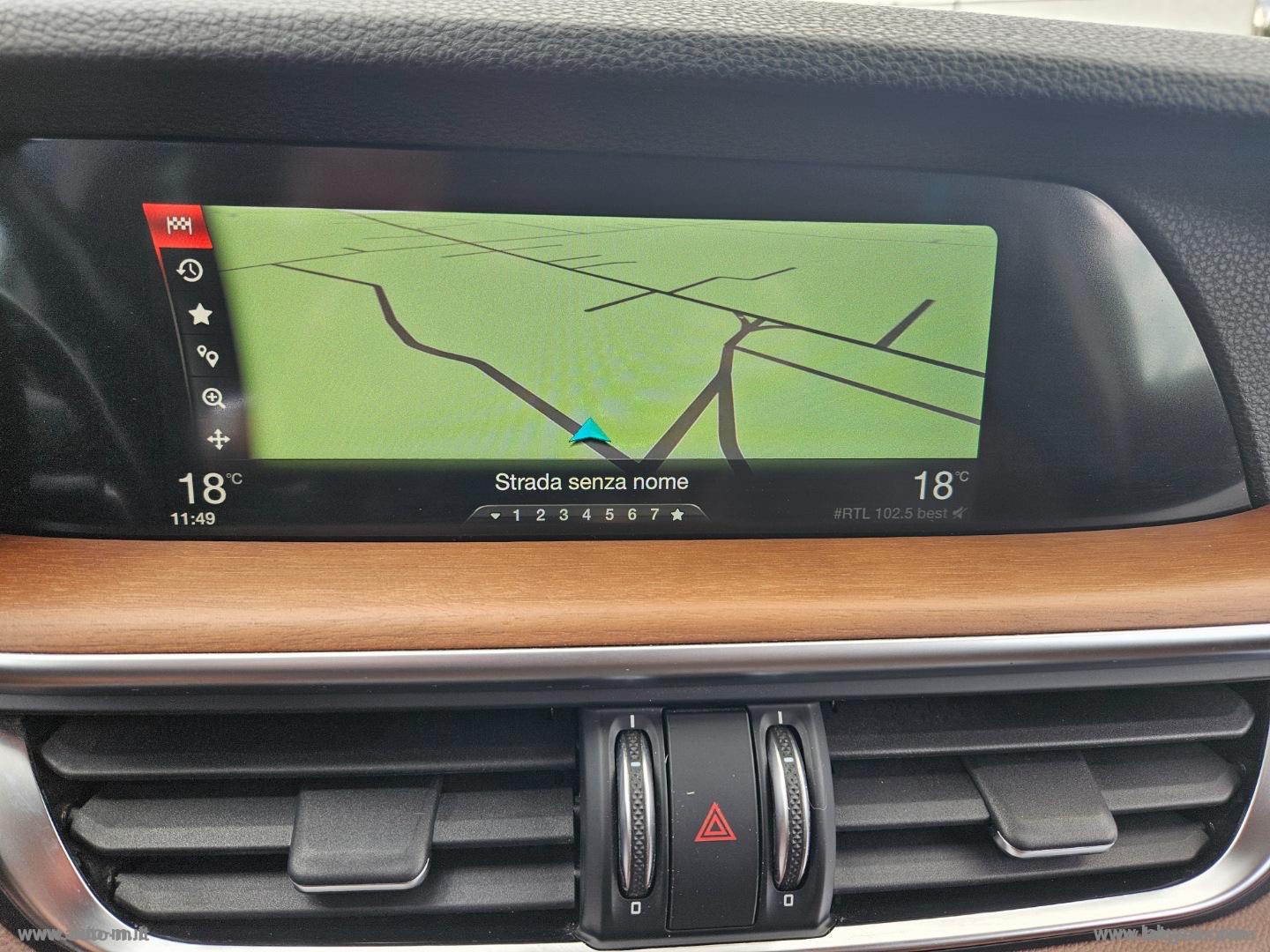 Stelvio 2.2 T.diesel 210 CV AT8 Q4 Exec. - immagine 18