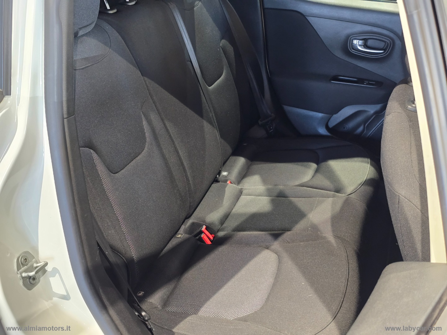 Renegade 1.6 Mjt 120CV Longitude - immagine 18