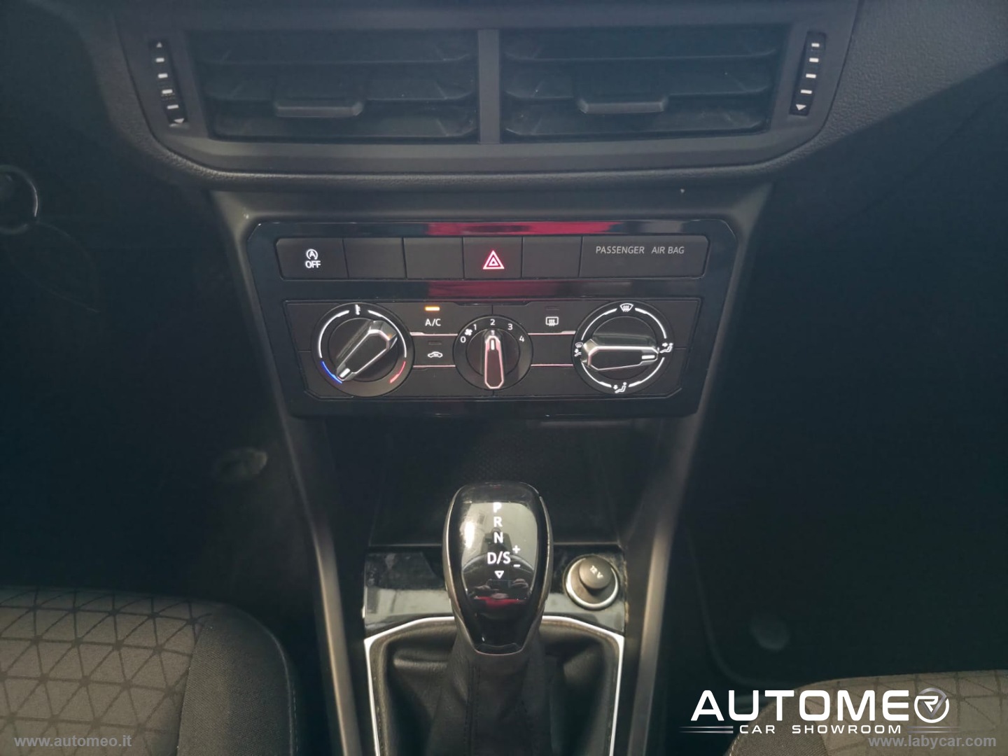 T-Cross 1.0 TSI 110 CV DSG Style - immagine 18