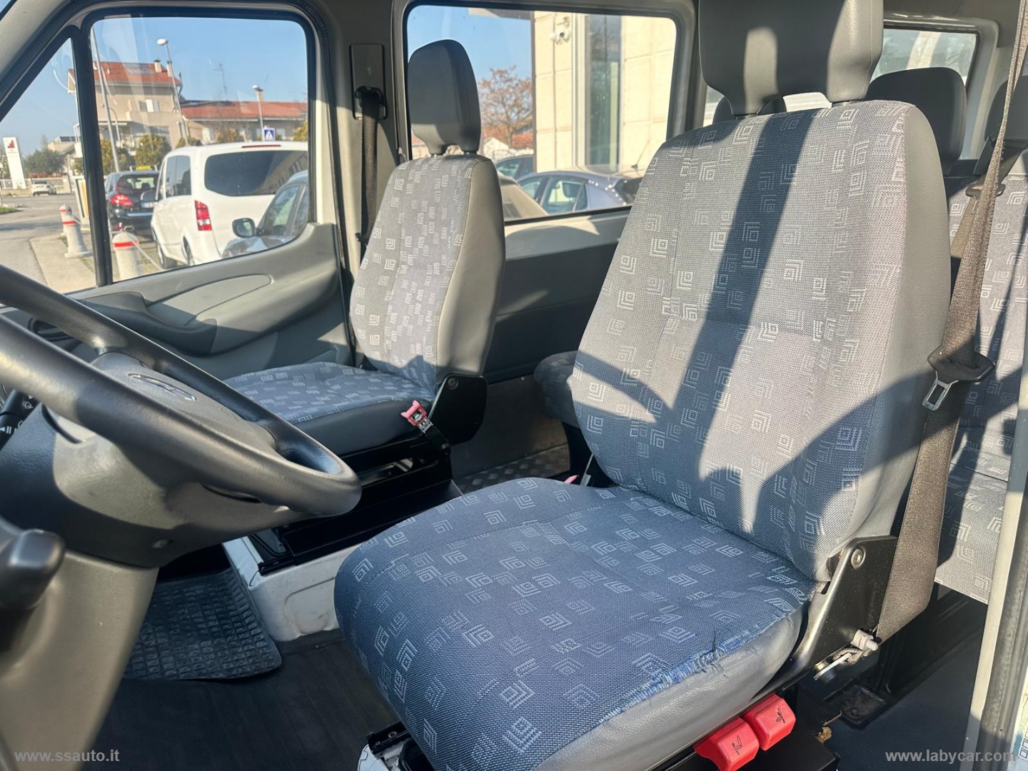 Sprinter K35/28 208 CDI Kombi 9 POSTI TRASPORTO DISABILI - immagine 18