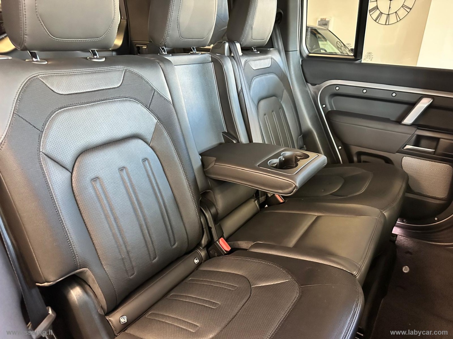 Defender 110 3.0D I6 250 CV X-Dynam. HSE - immagine 18