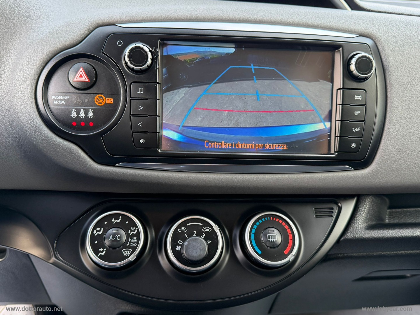 Yaris 1.4 D-4D 5p. Lounge - immagine 18