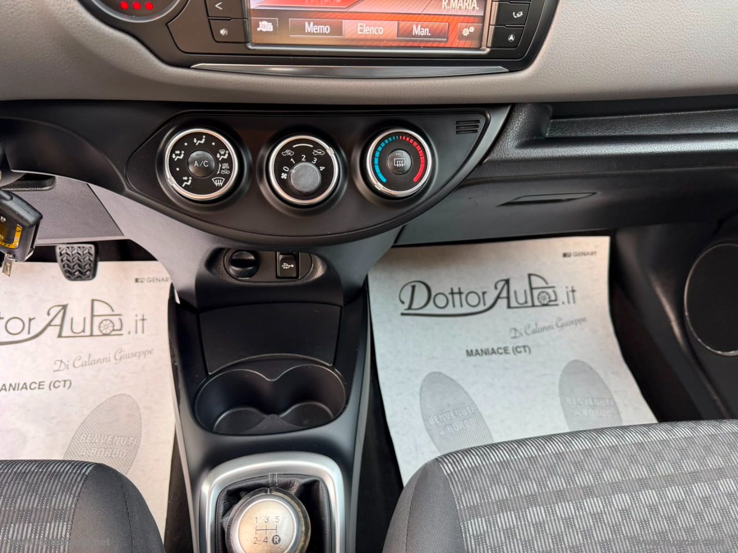 Yaris 1.0 5p. Lounge - immagine 18