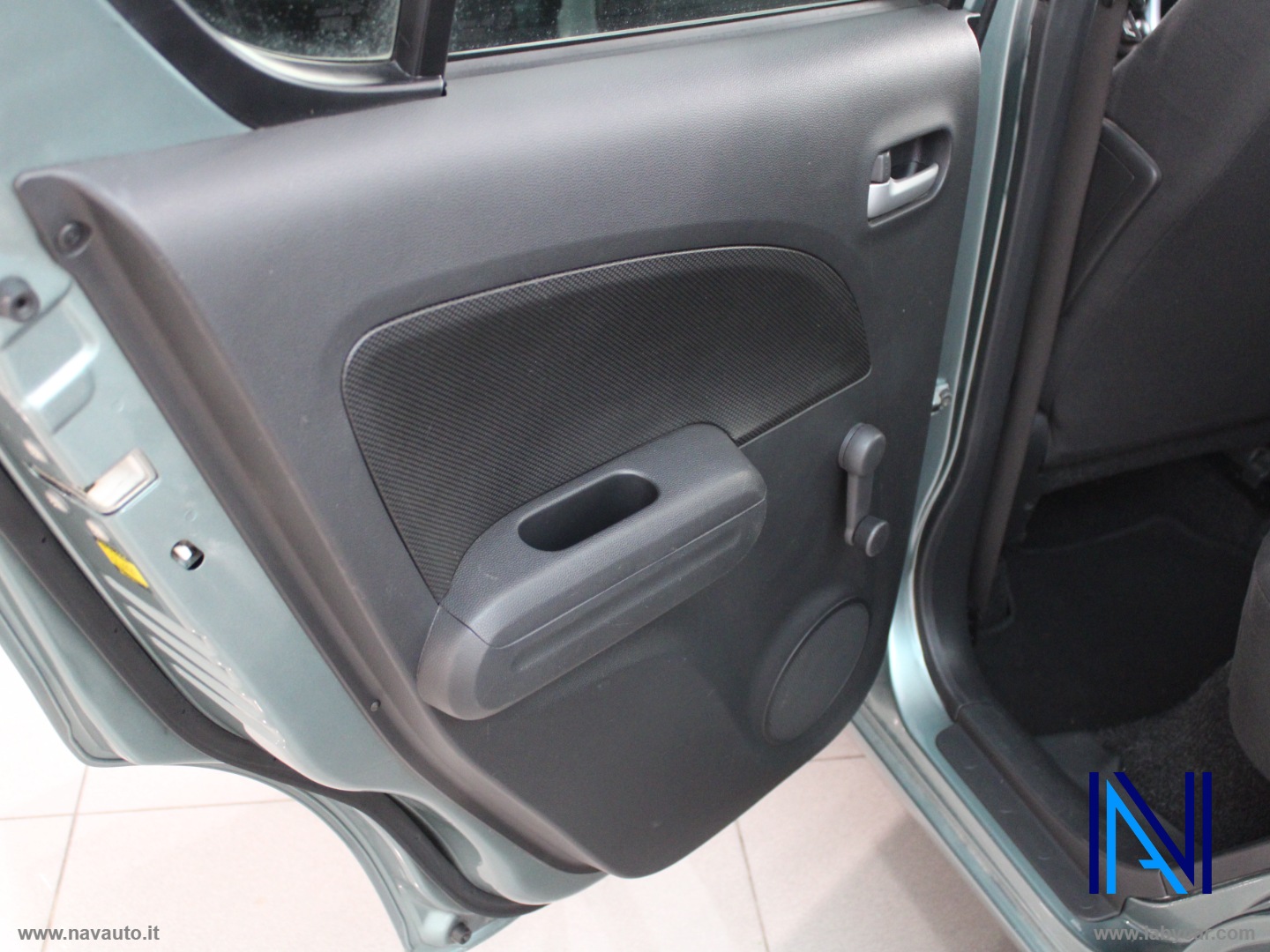 Agila 1.2 94 CV Enjoy - immagine 18