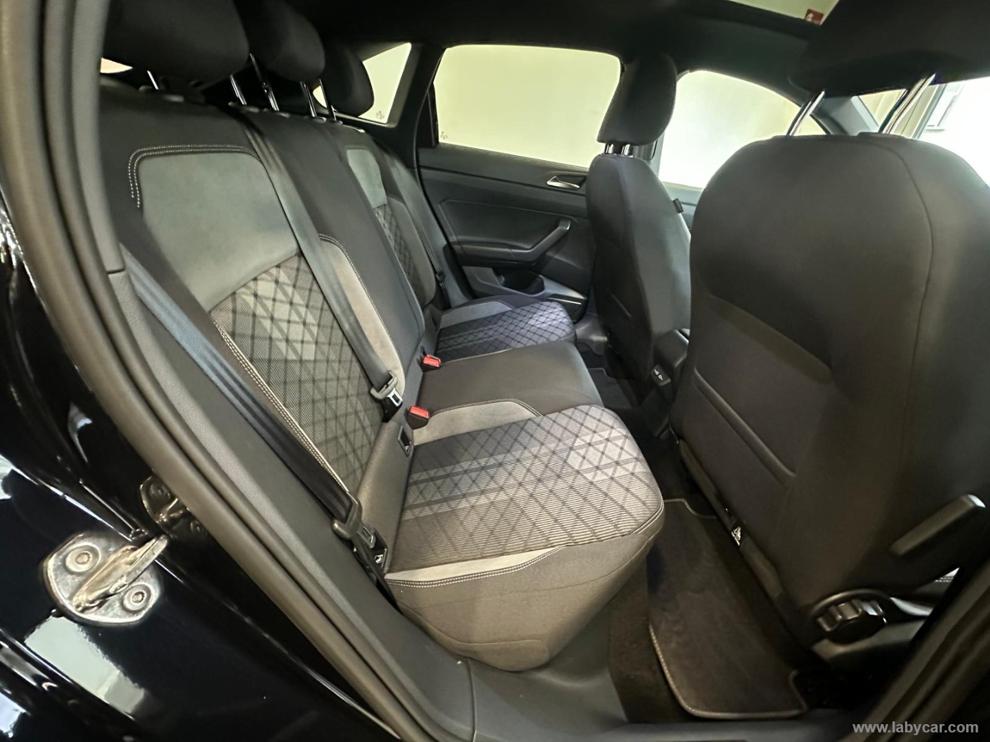 Taigo 1.0 TSI 115 CV R-Line - immagine 19